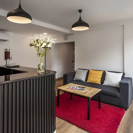 Oyo Townhouse Indiranagar Hotel